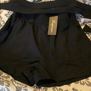 Ladies belted dress hi waist shorts